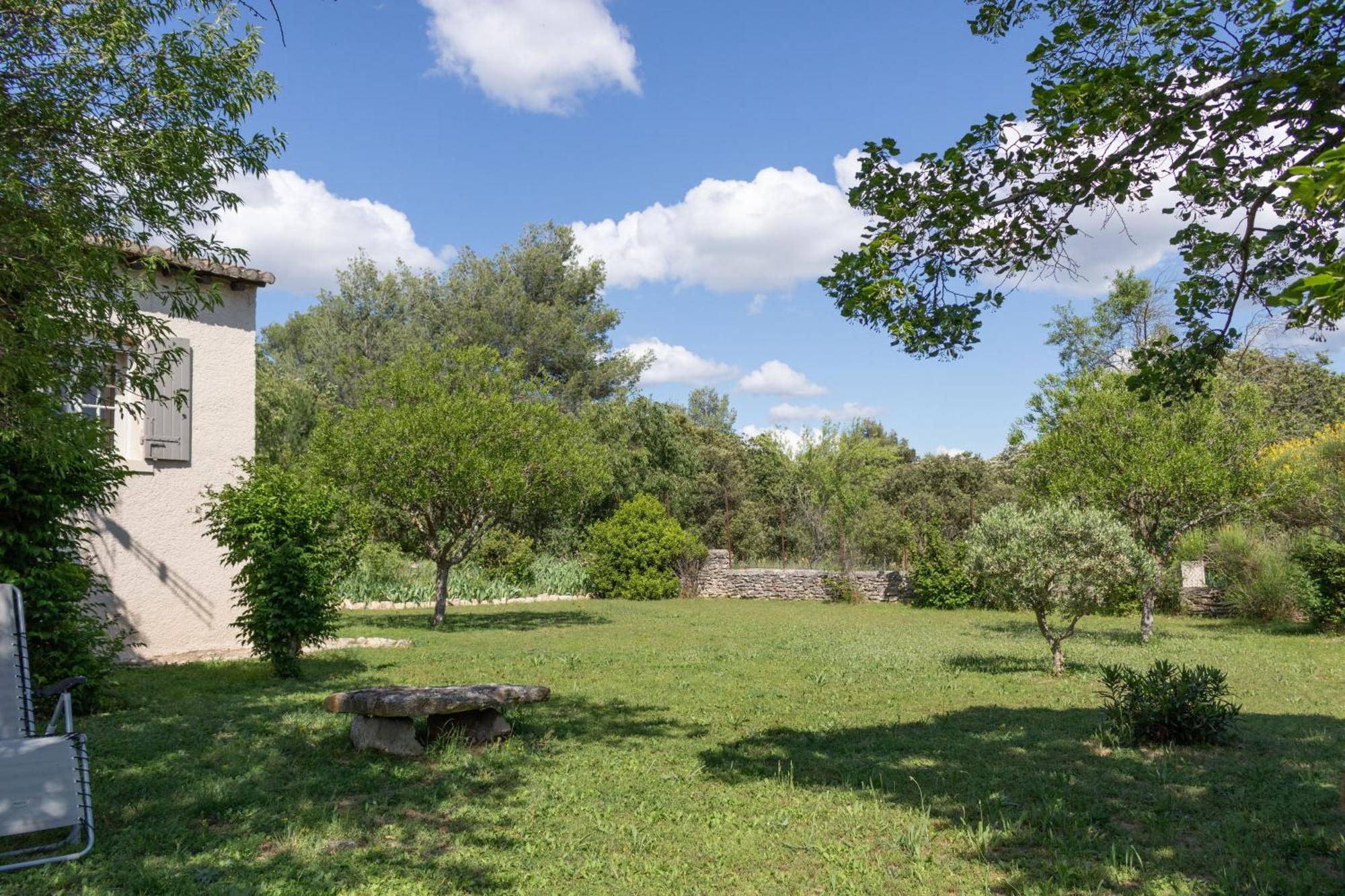 Villa Provencale Face Au Luberon Cabrieres-d'Avignon Exterior photo