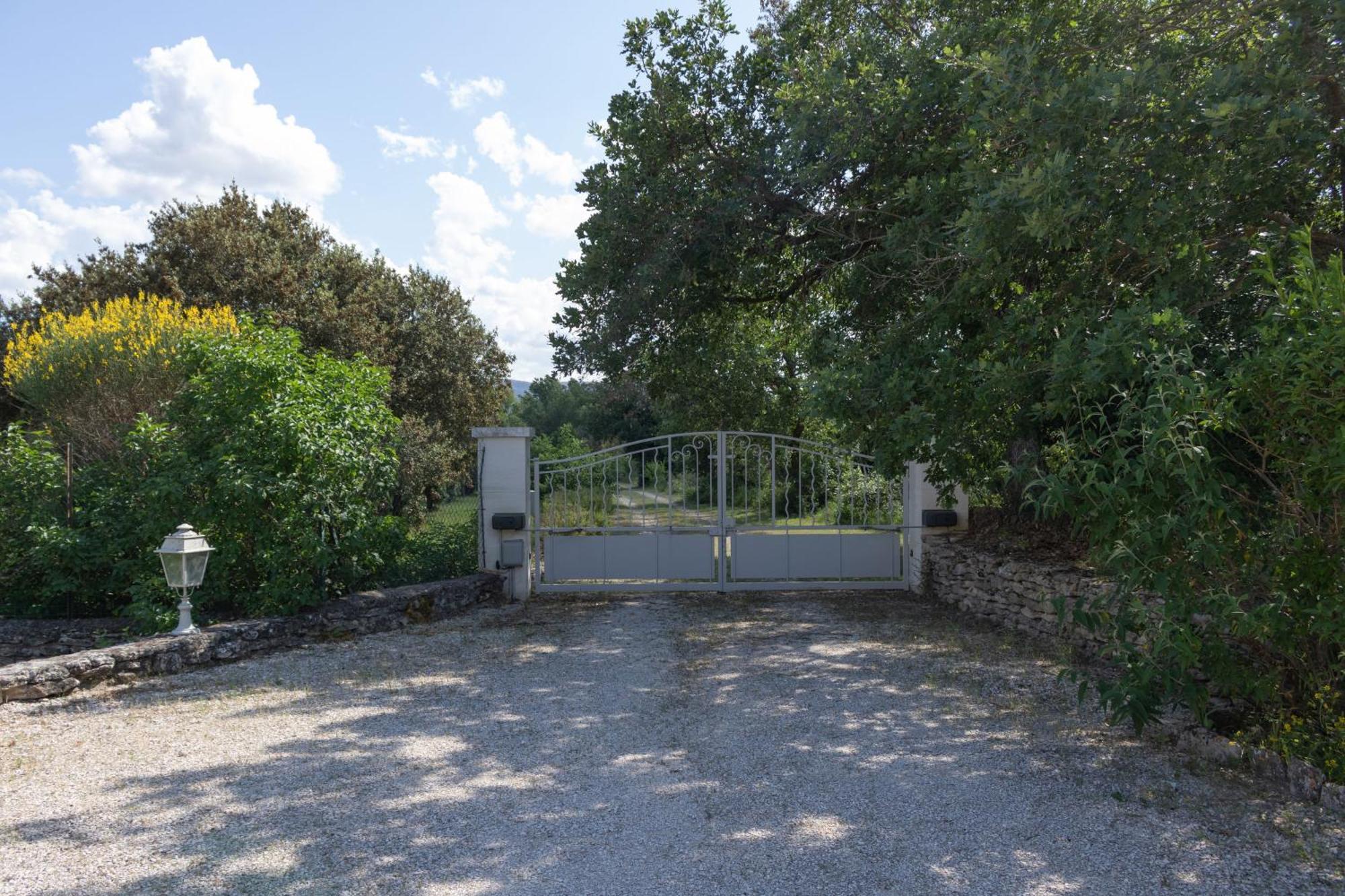 Villa Provencale Face Au Luberon Cabrieres-d'Avignon Exterior photo